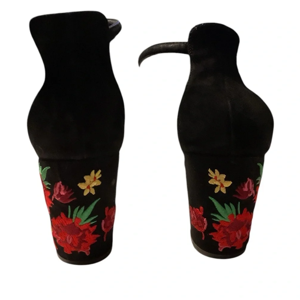 Kenneth Cole‎ Lisa Floral Embroidered Block Heels Black 8 Ankle Strap